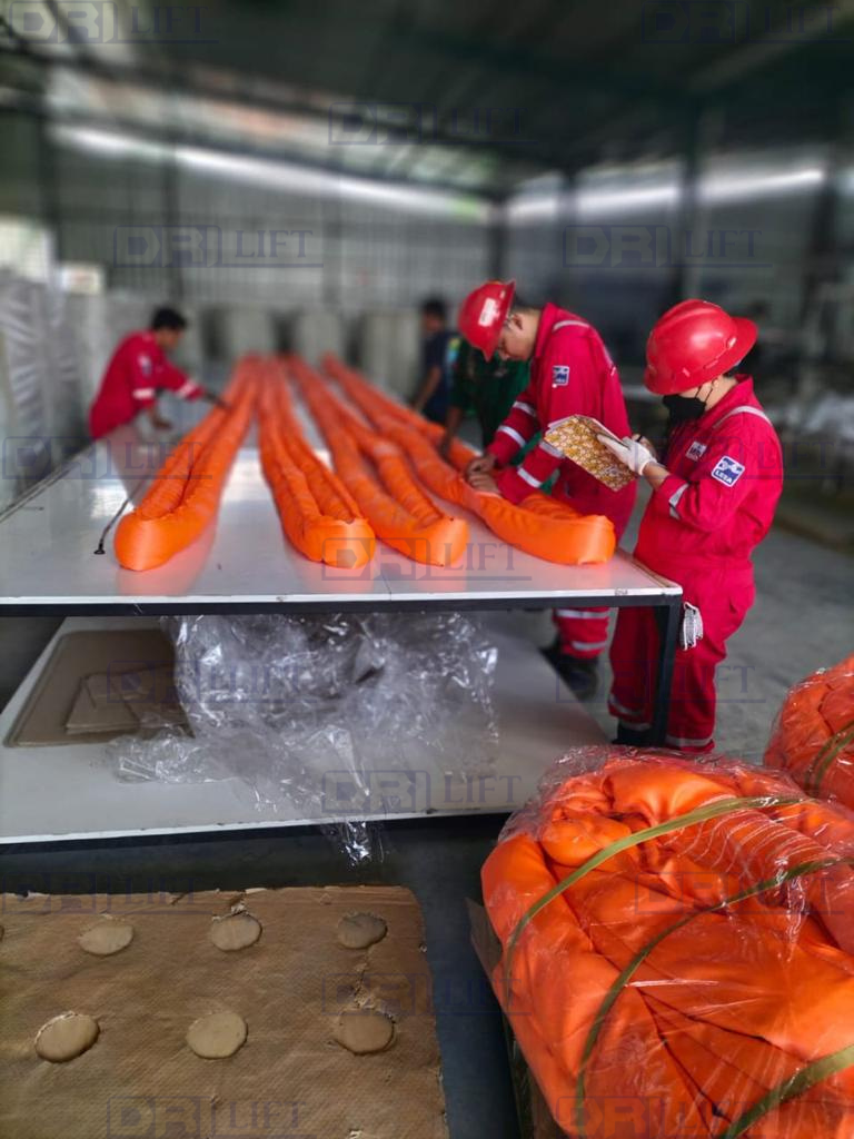 Inspeksi hasil produk pabrik webbing sling sebatek