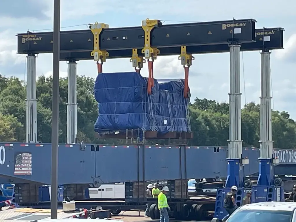 various types and sizes of webbing slings