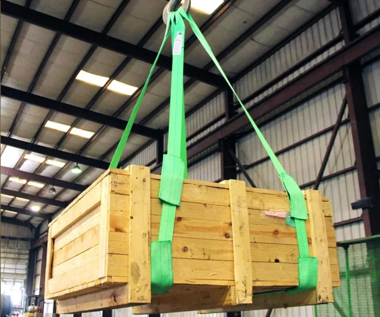 industrial applications of synthetic slings in construction and heavy lifting operations